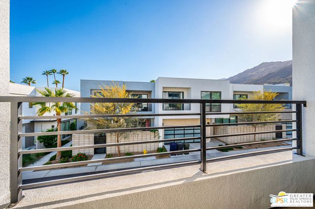 274 Mayfair Way, Palm Springs, CA 92264