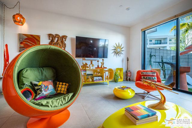 274 Mayfair Way, Palm Springs, CA 92264