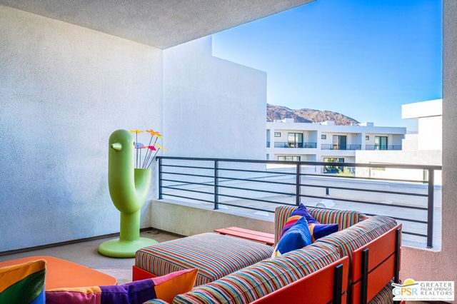 274 Mayfair Way, Palm Springs, CA 92264