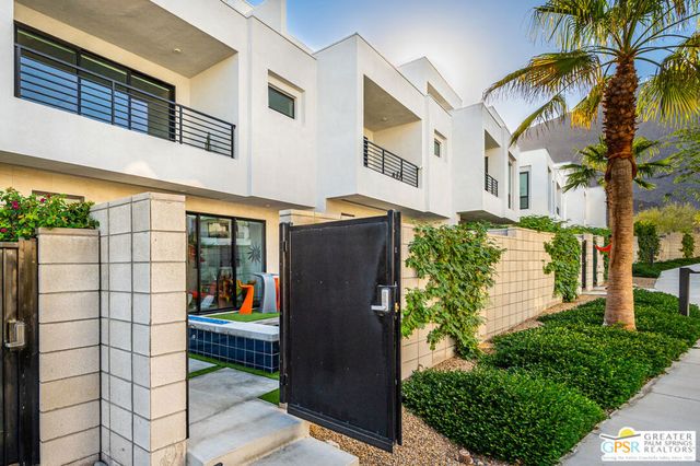 274 Mayfair Way, Palm Springs, CA 92264