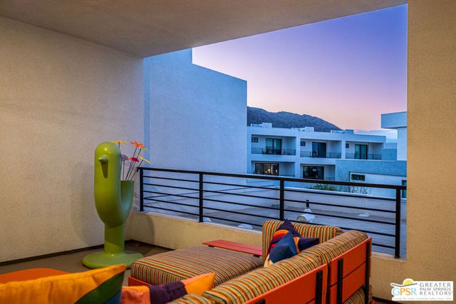 274 Mayfair Way, Palm Springs, CA 92264