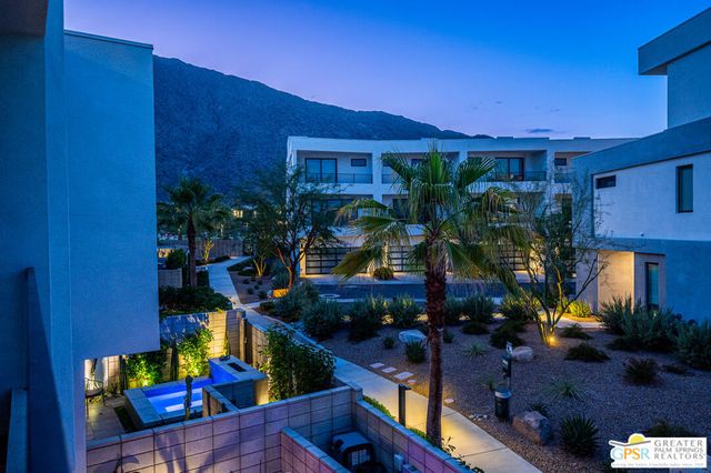 274 Mayfair Way, Palm Springs, CA 92264