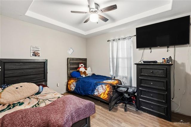 5305 La Cima Drive, Edinburg, TX 78542