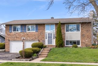 2508 Stonewall Avenue, Woodridge, IL 60517