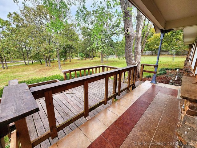 16809 W 790 Road, Tahlequah, OK 74464