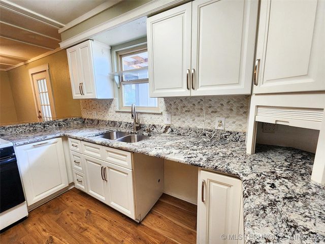 16809 W 790 Road, Tahlequah, OK 74464