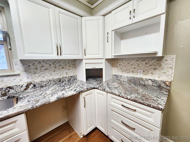 16809 W 790 Road, Tahlequah, OK 74464