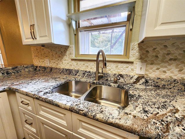 16809 W 790 Road, Tahlequah, OK 74464