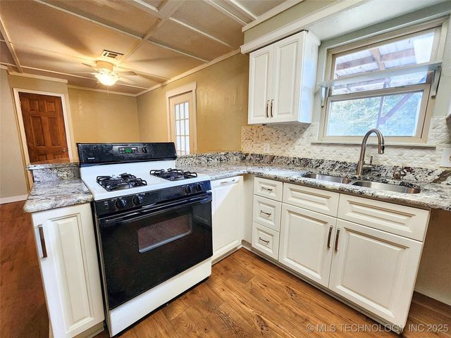 16809 W 790 Road, Tahlequah, OK 74464