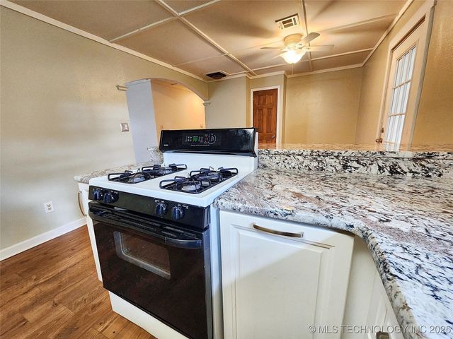 16809 W 790 Road, Tahlequah, OK 74464