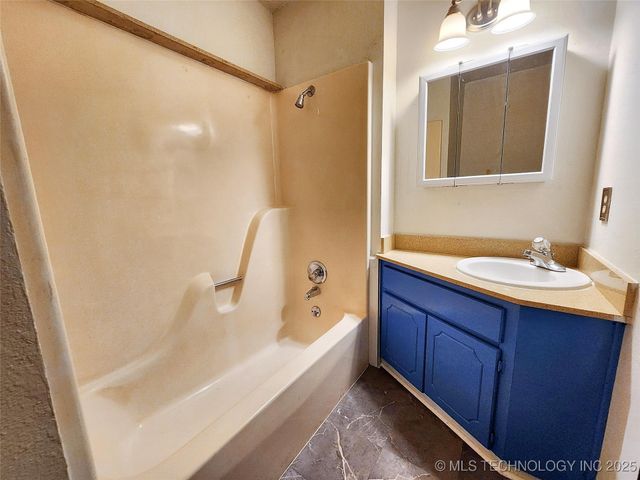 16809 W 790 Road, Tahlequah, OK 74464