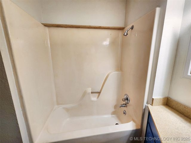 16809 W 790 Road, Tahlequah, OK 74464