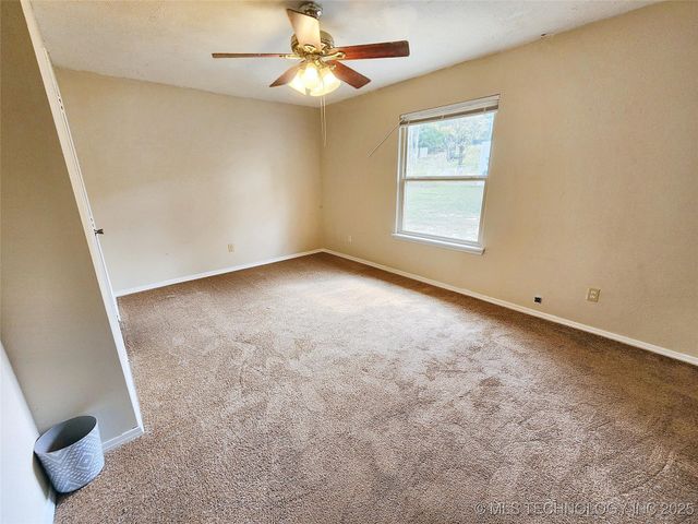 16809 W 790 Road, Tahlequah, OK 74464