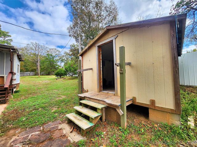 16809 W 790 Road, Tahlequah, OK 74464