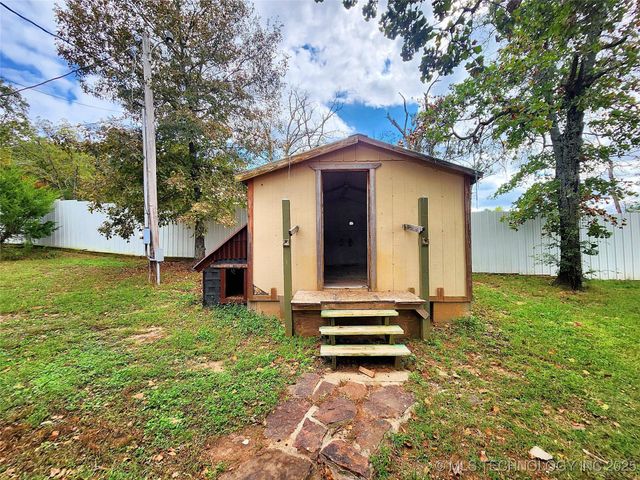 16809 W 790 Road, Tahlequah, OK 74464