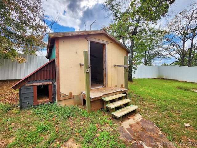 16809 W 790 Road, Tahlequah, OK 74464