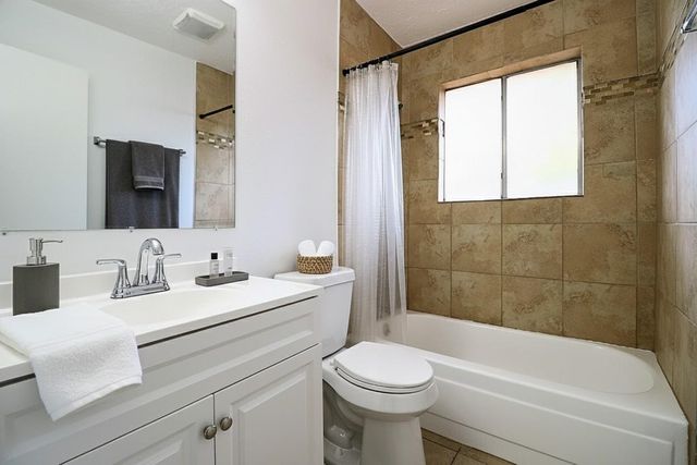 10314 Hollow Canyon Court, Sugar Land, TX 77498