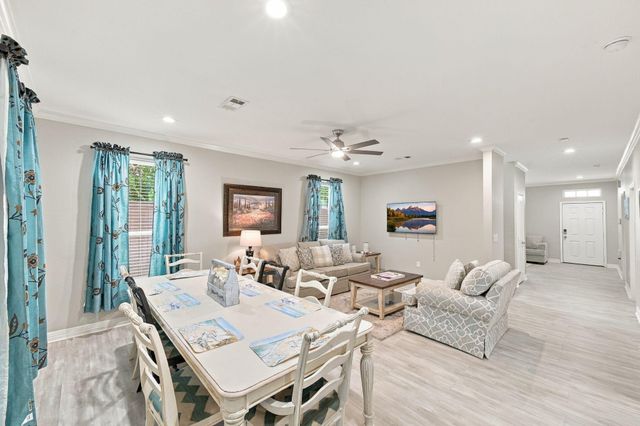 2205 30th Street, Galveston, TX 77550