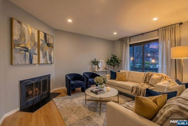 117 Sunset Key 117, Secaucus, NJ 07094