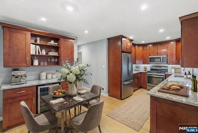 117 Sunset Key 117, Secaucus, NJ 07094