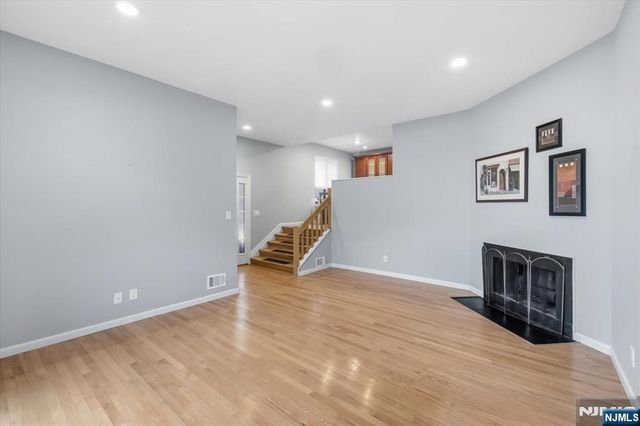 117 Sunset Key 117, Secaucus, NJ 07094