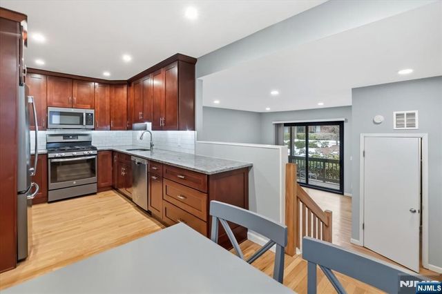 117 Sunset Key 117, Secaucus, NJ 07094