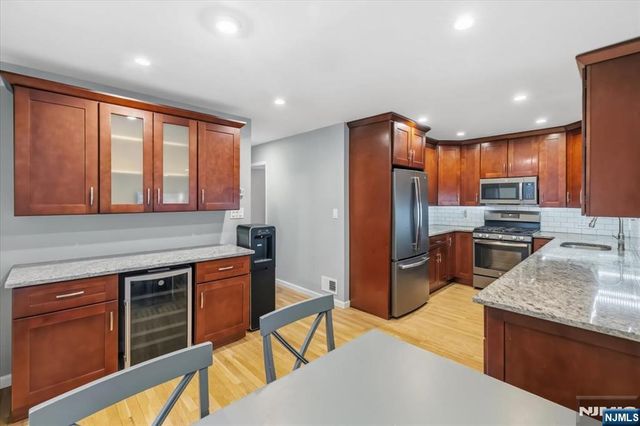 117 Sunset Key 117, Secaucus, NJ 07094