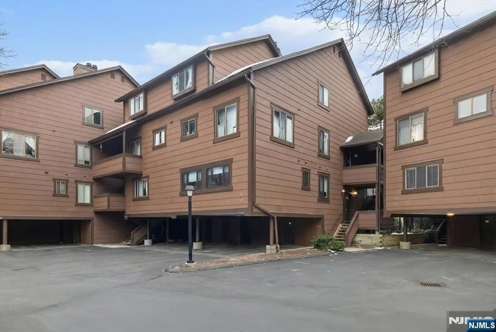 117 Sunset Key 117, Secaucus, NJ 07094