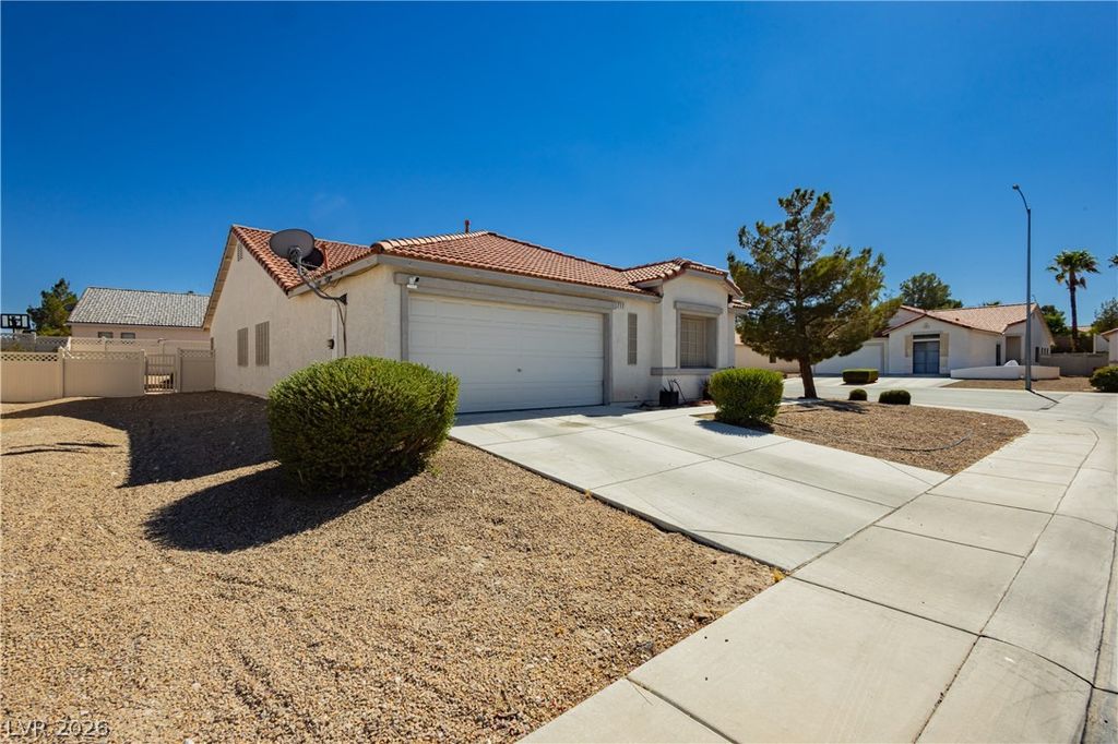 717 Bright Lights Avenue, North Las Vegas, NV 89031 — photo 3