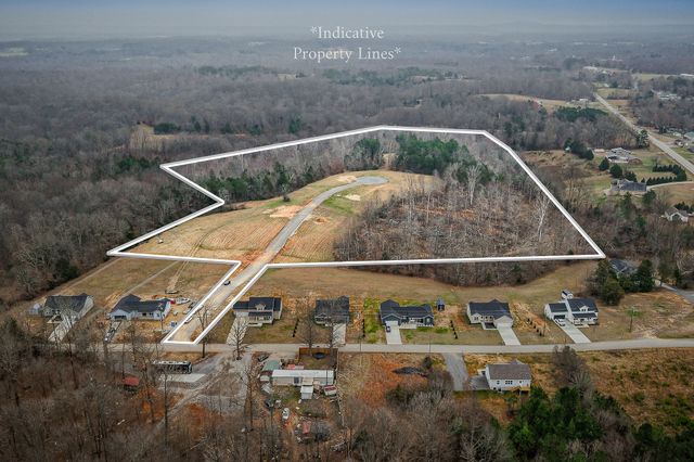 1 Johnson Chapel Rd, Sparta, TN 38583