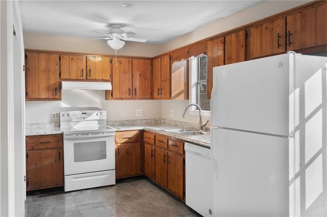 629 W Broadacre Road NW, Dalton, GA 30721