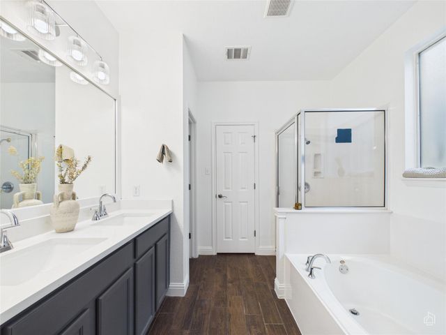 1819 Village Oak CT, Austin, TX 78704