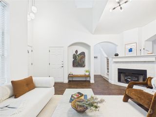 1819 Village Oak CT, Austin, TX 78704