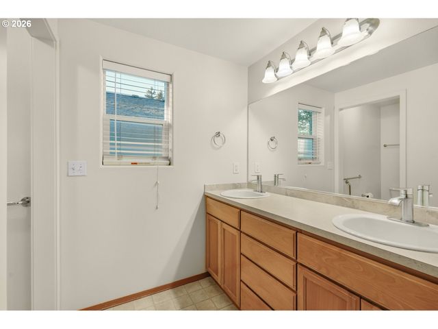 1901 Se 177TH Ave, Portland, OR 97233