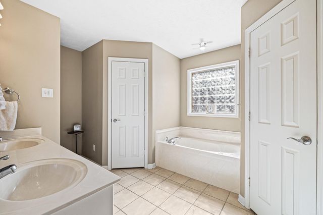 16 Lakeland Dr, Cabot, AR 72023