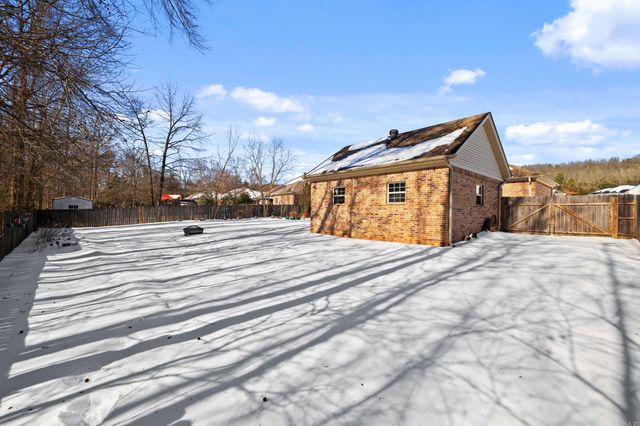 16 Lakeland Dr, Cabot, AR 72023