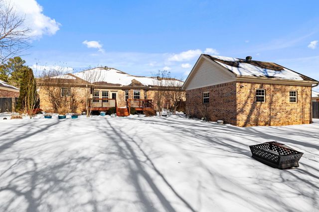 16 Lakeland Dr, Cabot, AR 72023