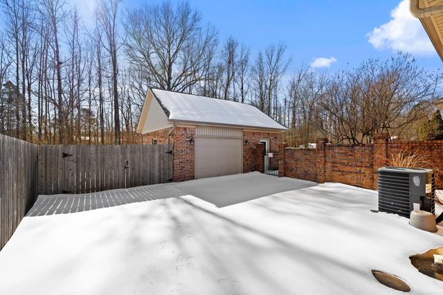 16 Lakeland Dr, Cabot, AR 72023