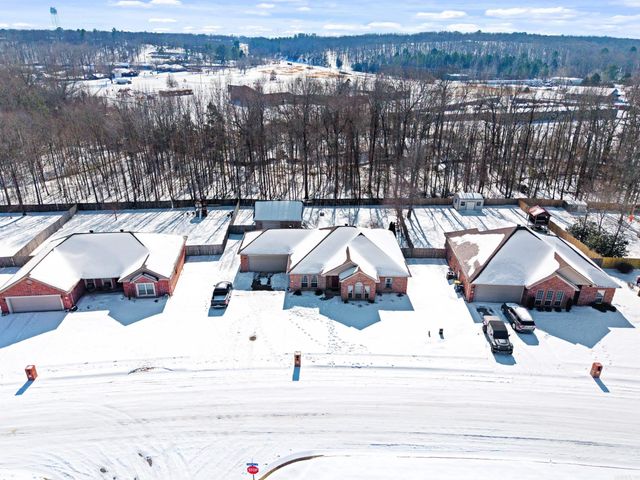 16 Lakeland Dr, Cabot, AR 72023