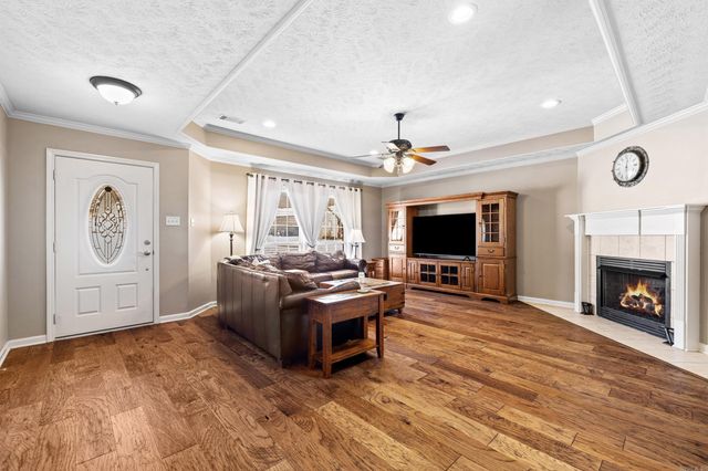 16 Lakeland Dr, Cabot, AR 72023