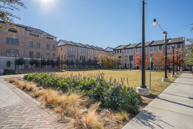 14985 Oak Street, Addison, TX 75001