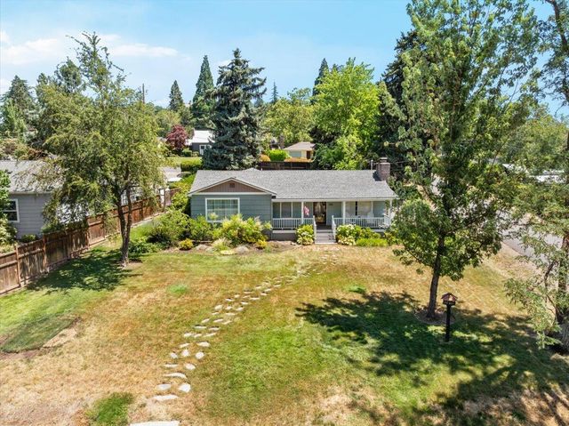 206 Girard Drive, Medford, OR 97504