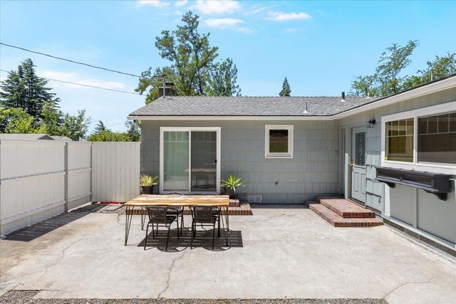 206 Girard Drive, Medford, OR 97504