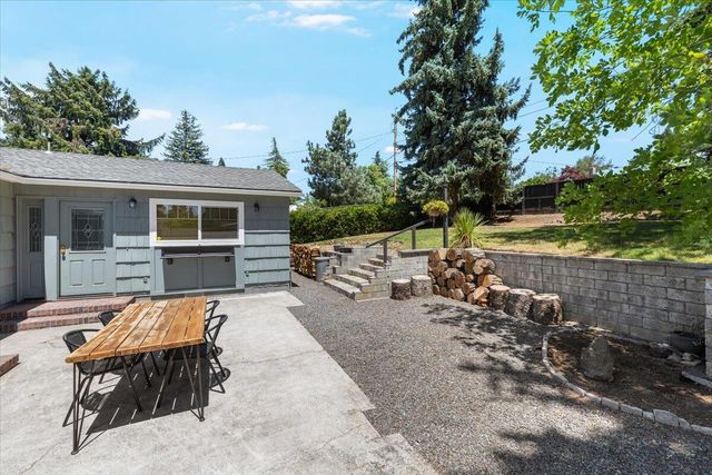 206 Girard Drive, Medford, OR 97504