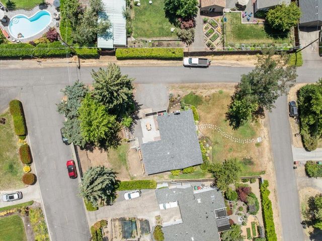 206 Girard Drive, Medford, OR 97504