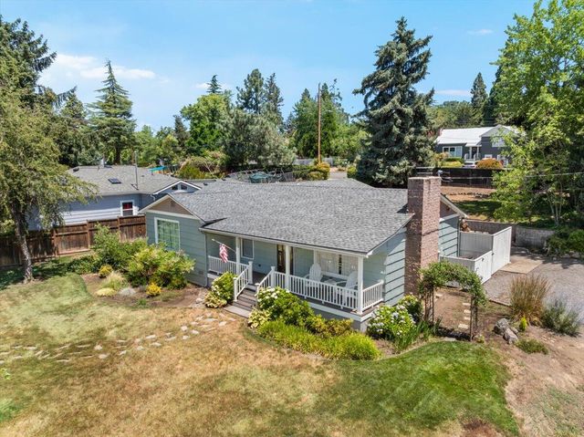 206 Girard Drive, Medford, OR 97504