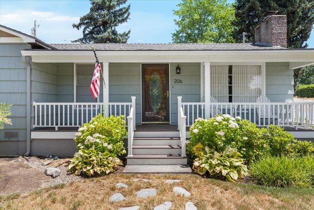 206 Girard Drive, Medford, OR 97504
