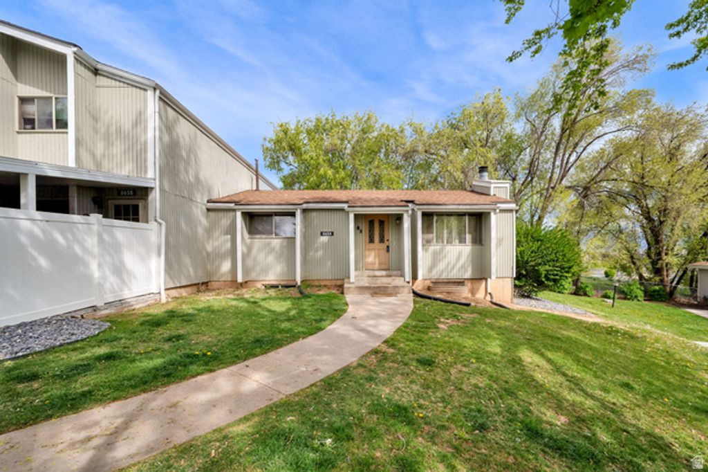 Image 2 of property listing at 865 S 1650 E #A, Clearfield, UT 84015