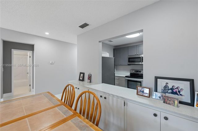 4110 NW 88th Ave 205, Coral Springs, FL 33065