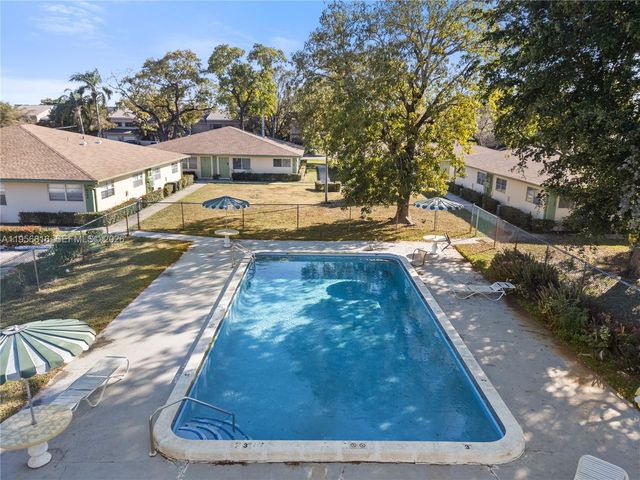 4110 NW 88th Ave 205, Coral Springs, FL 33065